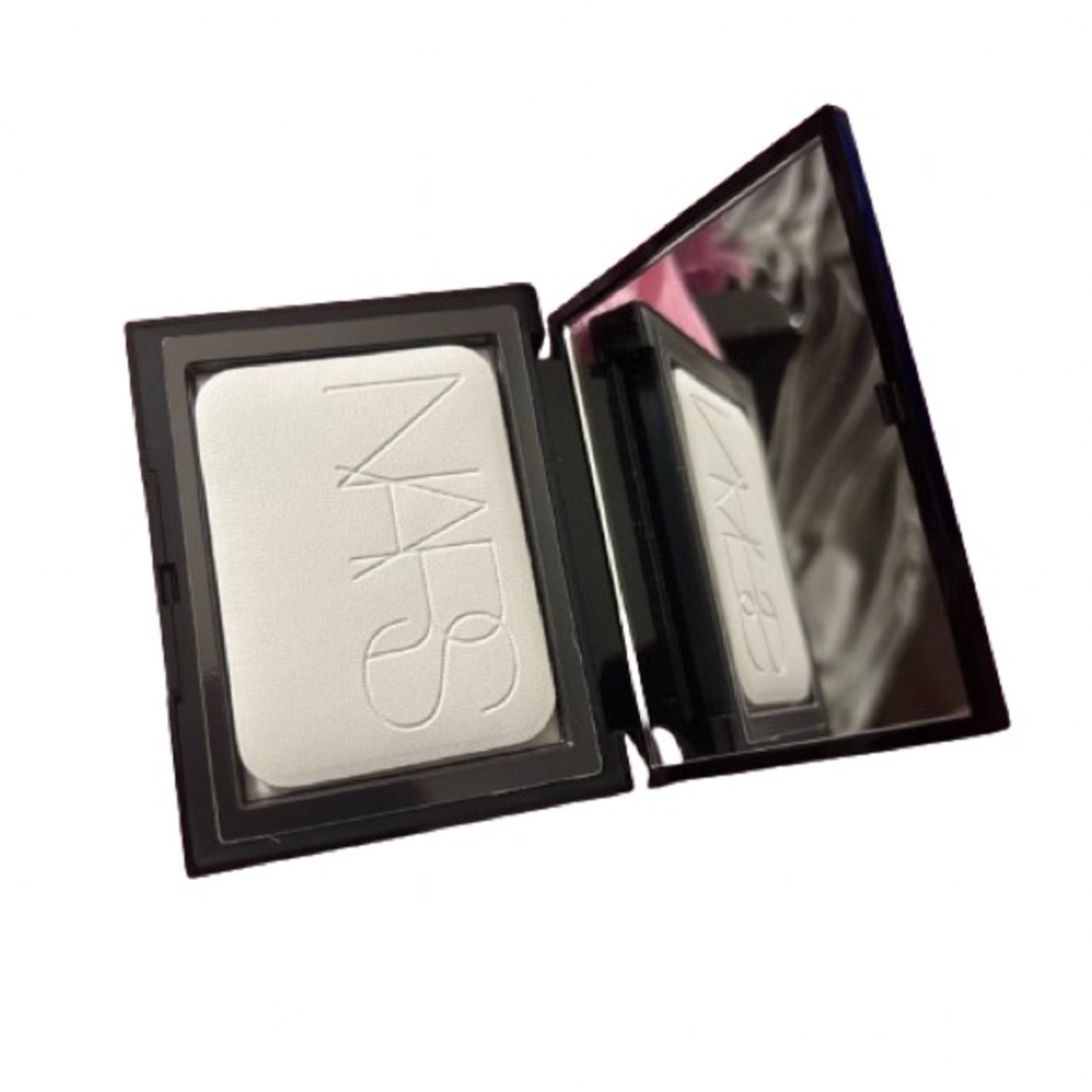 NEW NARS Light Reflecting Pressed Setting Powder - Picture 6 of 7